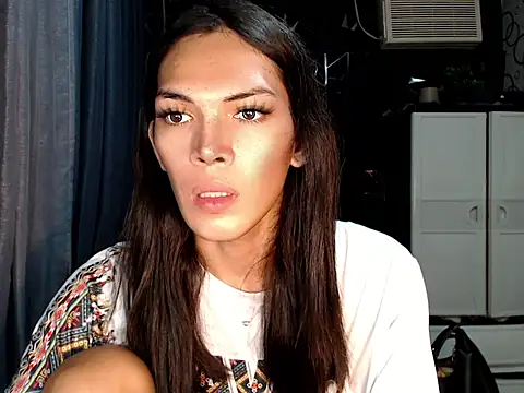 Snapshot of ladyhotcuming chatting on 07/13/26, 04:10 ladyhotcuming online show from 07/13/26, 04:10