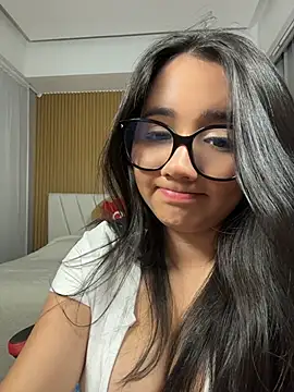 Michelle Zoe online show from 07/07/26, 04:37