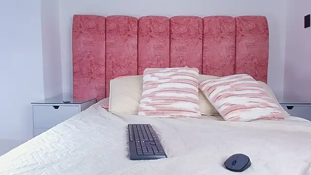 emmacurvy online show from 11/28/25, 03:09