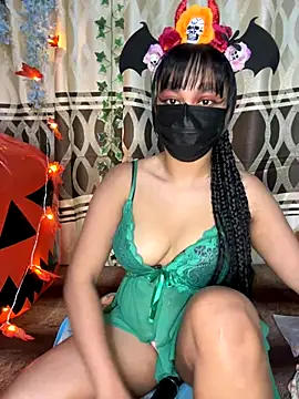 Snapshot of Ariana__Marie chatting on 10/29/25, 01:19 Ariana Marie online show from 10/29/25, 01:19