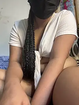 Snapshot of Ariana__Marie chatting on 11/22/25, 11:15 Ariana Marie online show from 11/22/25, 11:15