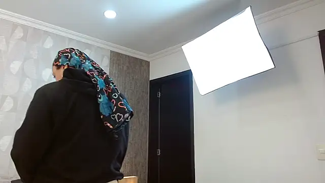 Snapshot of elamurray chatting on 11/05/25, 11:21 elamurray online show from 11/05/25, 11:21