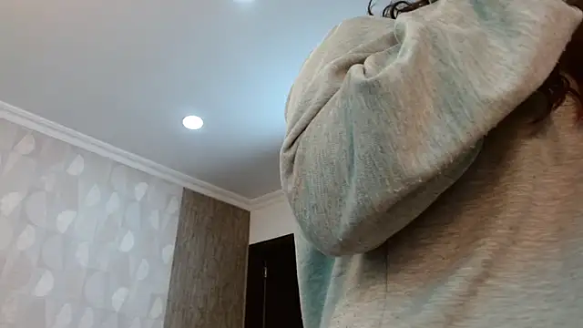 Snapshot of elamurray chatting on 11/21/25, 11:20 elamurray online show from 11/21/25, 11:20