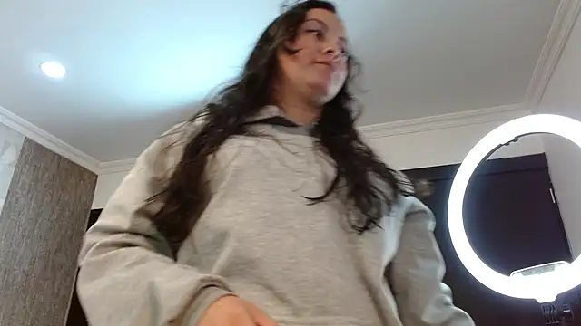 Snapshot of elamurray chatting on 11/26/25, 11:22 elamurray online show from 11/26/25, 11:22