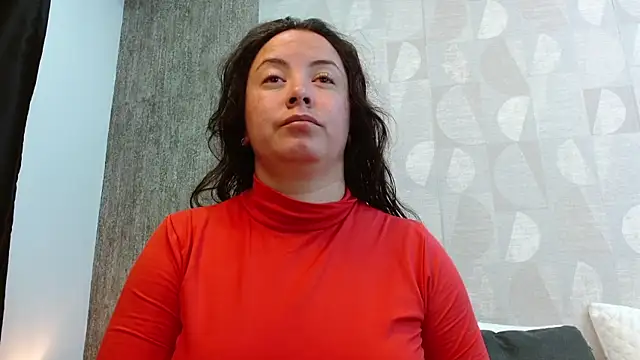 Snapshot of elamurray chatting on 12/05/25, 11:41 elamurray online show from 12/05/25, 11:41