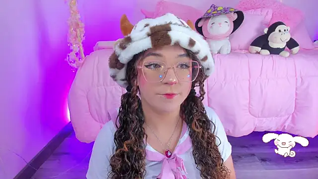 Snapshot of hannacutegod chatting on 11/10/25, 04:33 hannacutegod online show from 11/10/25, 04:33