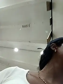 Fernanda30 online show from 10/15/25, 05:46