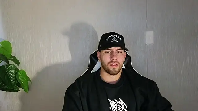 Snapshot of Ades_Lowe chatting on 09/25/25, 11:58 Ades Lowe online show from 09/25/25, 11:58