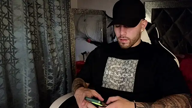 Snapshot of Ades_Lowe chatting on 10/12/25, 03:49 Ades Lowe online show from 10/12/25, 03:49