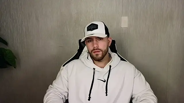 Snapshot of Ades_Lowe chatting on 10/23/25, 11:20 Ades Lowe online show from 10/23/25, 11:20