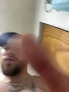 Snapshot of Ades_Lowe chatting on 10/26/25, 01:22 Ades Lowe online show from 10/26/25, 01:22