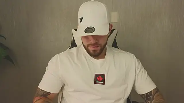 Snapshot of Ades_Lowe chatting on 11/06/25, 12:17 Ades Lowe online show from 11/06/25, 12:17