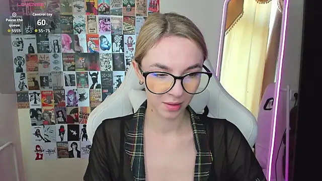 NessaDiazz online show from 09/19/25, 01:18