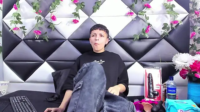 Megan Thompson  online show from 09/21/25, 02:24