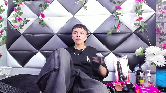 Megan Thompson  online show from 10/02/25, 02:18