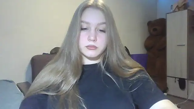 Snapshot of yourhoney_Lola_ chatting on 10/23/25, 02:49 yourhoney Lola  online show from 10/23/25, 02:49