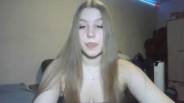 Snapshot of yourhoney_Lola_ chatting on 10/27/25, 11:47 yourhoney Lola  online show from 10/27/25, 11:47