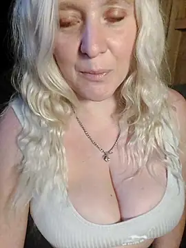 Bouncy-Bella28X online show from 10/08/25, 11:30