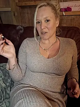 Bouncy-Bella28X online show from 12/05/25, 04:14