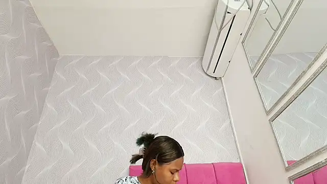 keyla mejia online show from 06/04/26, 12:22