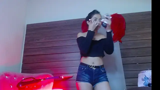 Karol Yessenia online show from 10/15/25, 01:44