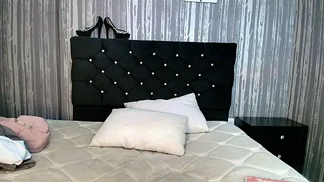 Snapshot of Alicee_Moonn chatting on 12/05/25, 07:43 Alicee Moonn online show from 12/05/25, 07:43