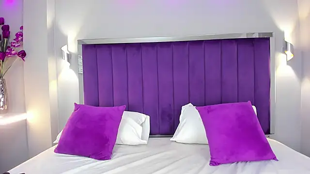 Snapshot of QetziaStoun chatting on 09/30/25, 05:18 QetziaStoun online show from 09/30/25, 05:18