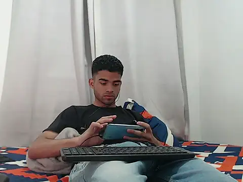 Snapshot of camillo_beischel_ chatting on 09/15/25, 06:08 camillo beischel online show from 09/15/25, 06:08