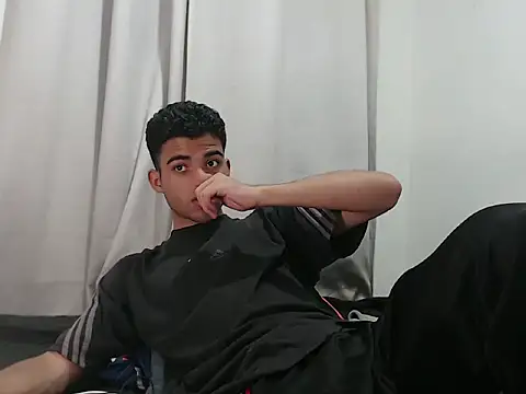 Snapshot of camillo_beischel_ chatting on 09/23/25, 06:33 camillo beischel online show from 09/23/25, 06:33