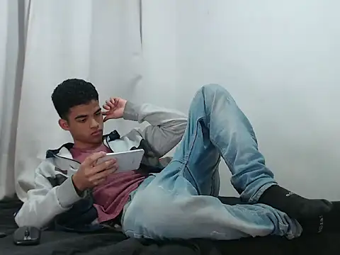 Snapshot of camillo_beischel_ chatting on 09/28/25, 05:29 camillo beischel online show from 09/28/25, 05:29