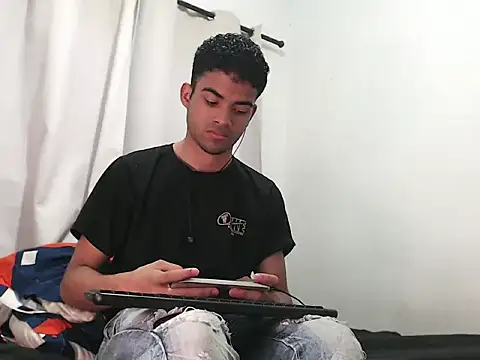 Snapshot of camillo_beischel_ chatting on 10/01/25, 06:36 camillo beischel online show from 10/01/25, 06:36