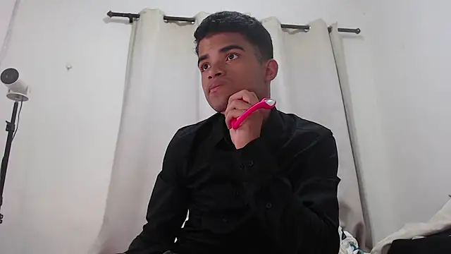 Snapshot of camillo_beischel_ chatting on 11/07/25, 08:31 camillo beischel online show from 11/07/25, 08:31