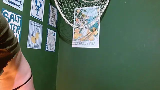 Snapshot of Roxiehood chatting on 09/26/25, 02:15 Roxiehood online show from 09/26/25, 02:15