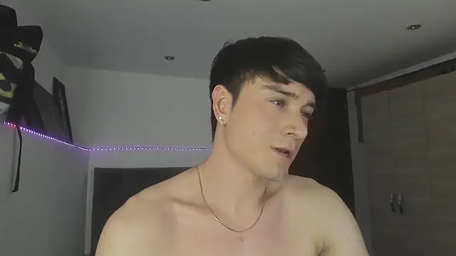 Snapshot of stevve_14 chatting on 11/04/25, 03:38 stevve 14 online show from 11/04/25, 03:38