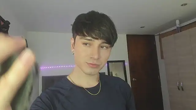 Snapshot of stevve_14 chatting on 11/07/25, 03:50 stevve 14 online show from 11/07/25, 03:50