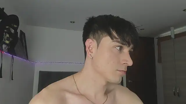 Snapshot of stevve_14 chatting on 11/27/25, 10:12 stevve 14 online show from 11/27/25, 10:12