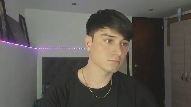 Snapshot of stevve_14 chatting on 12/02/25, 11:11 stevve 14 online show from 12/02/25, 11:11