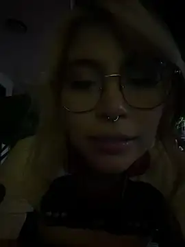Snapshot of YunoRose_ chatting on 06/18/26, 03:29 YunoRose online show from 06/18/26, 03:29
