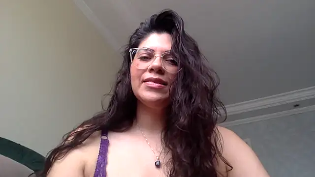 Snapshot of Melissa_Noir chatting on 09/09/25, 06:18 Melissa Noir online show from 09/09/25, 06:18