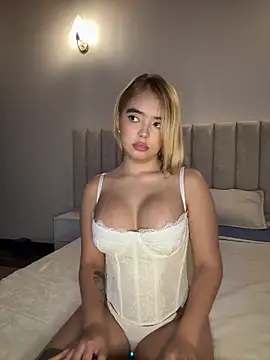 Mia Roswell online show from 05/21/26, 10:17