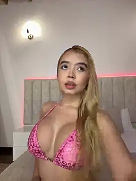 Mia Roswell online show from 06/26/26, 12:37