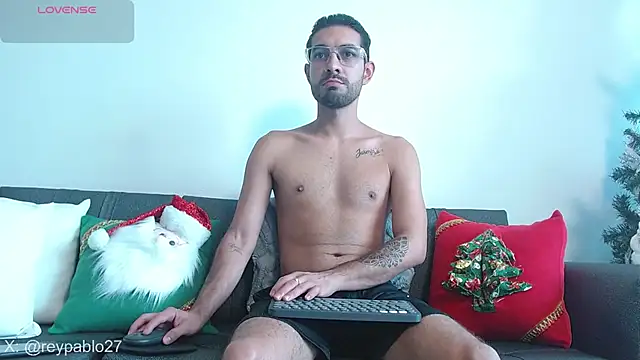Snapshot of ReyPablo1 chatting on 12/17/25, 09:21 ReyPablo1 online show from 12/17/25, 09:21