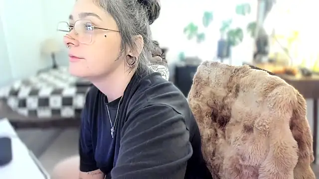 Alix Valentine online show from 11/07/25, 05:57