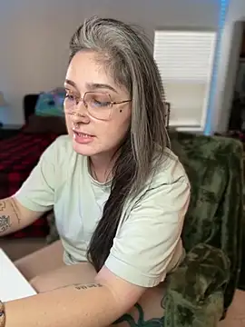 Snapshot of Alix_Valentine chatting on 01/12/26, 10:48 Alix Valentine online show from 01/12/26, 10:48