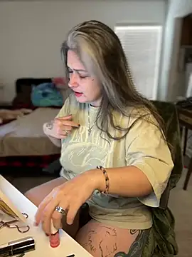 Snapshot of Alix_Valentine chatting on 04/18/26, 04:33 Alix Valentine online show from 04/18/26, 04:33