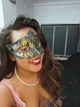 Snapshot of sam_honey5 chatting on 11/23/25, 05:24 sam honey5 online show from 11/23/25, 05:24