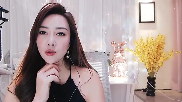 xya singer online show from 09/24/25, 06:06