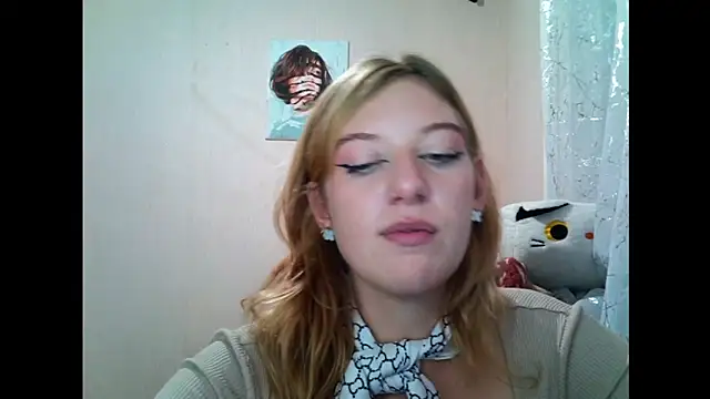 Lily Ember online show from 09/17/25, 04:30