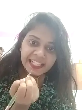 Farihasultanaxh online show from 10/10/25, 12:42