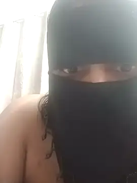 Farihasultanaxh online show from 10/26/25, 08:26